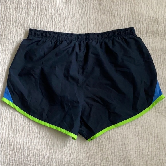 Nike running shorts - Picture 2 of 3